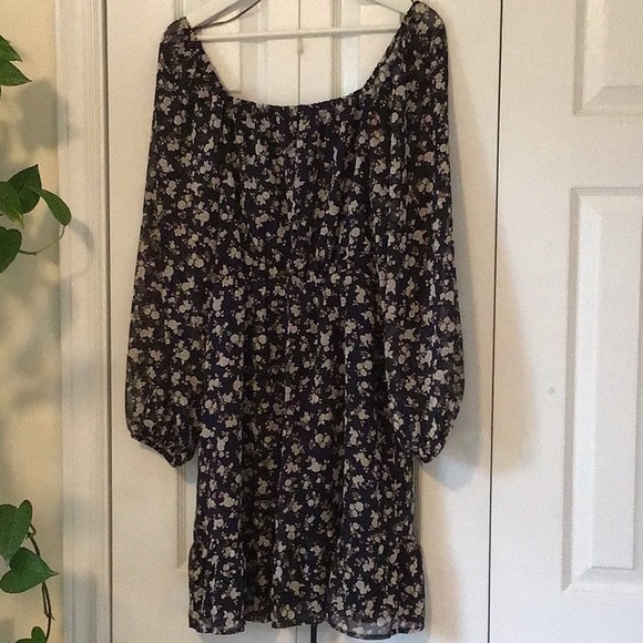 Banana Republic Factory long sleeve square neck fit and flare dress - Picture 3 of 10